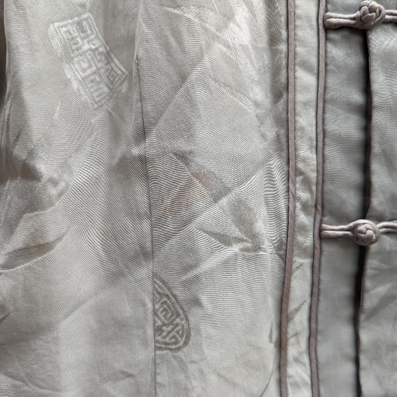 Vintage Blouse 100% silk Size Small - Picture 2 of 3